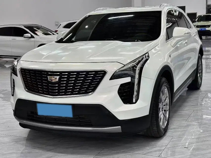 2021 CADILLAC XT4 view 1
