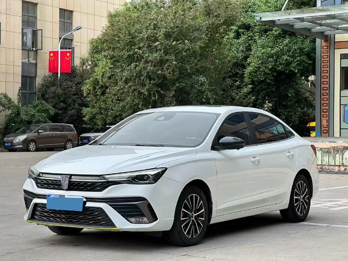 2021 Roewe i5 1.5L 120HP L4 CVT 2021 Roewe i5 1.5L 120HP L4 CVT