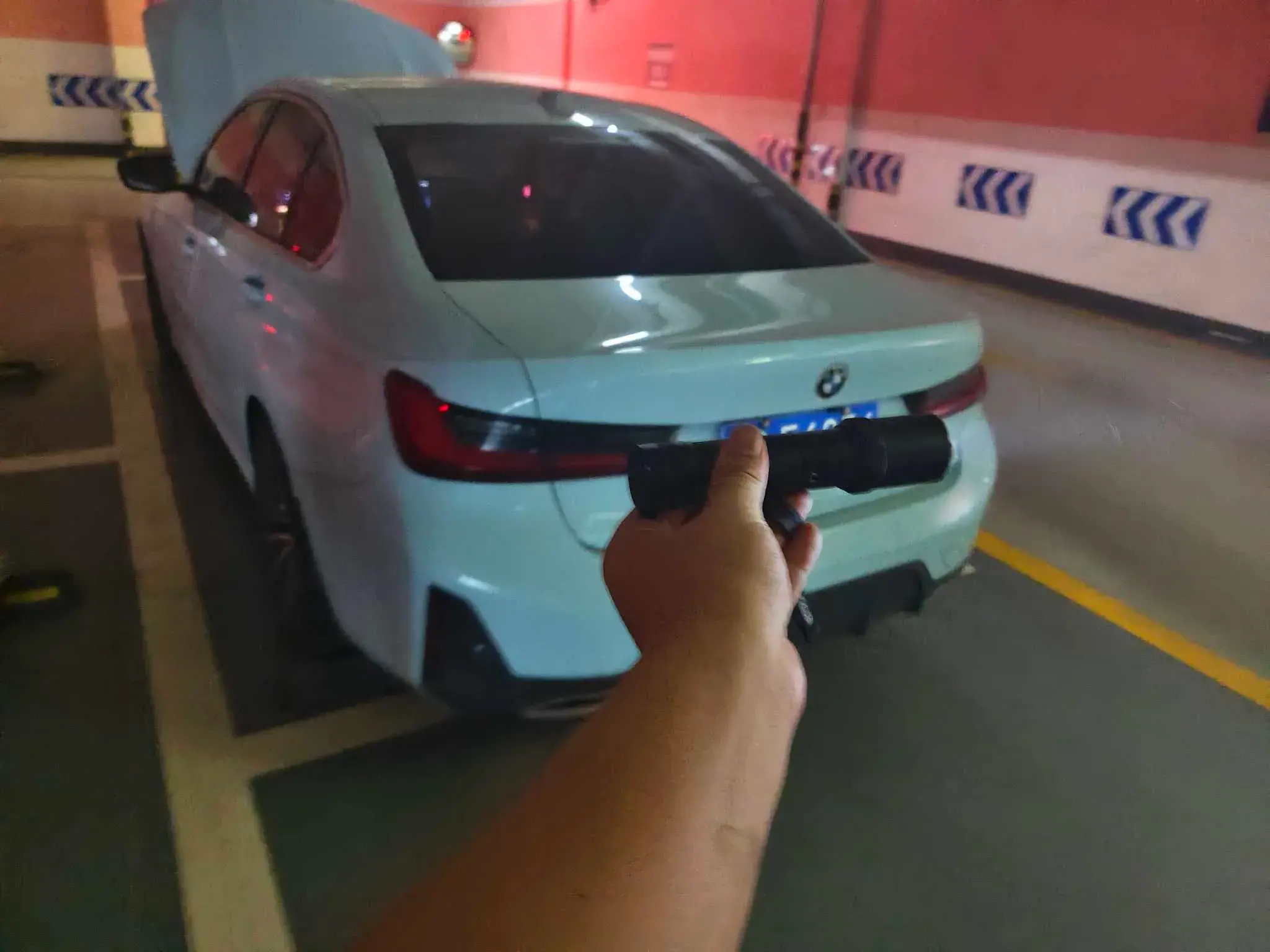 2023 BMW 3 thumbnail 3