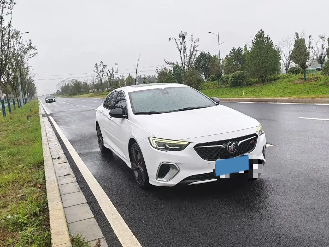 2019 BUICK REGAL thumbnail 3