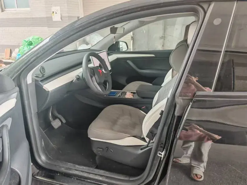 2023 TESLA MODEL thumbnail 4