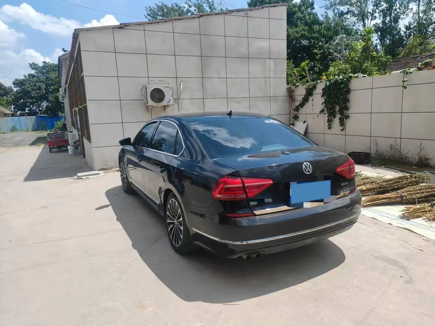 2017 VOLKSWAGEN PASSAT thumbnail 2