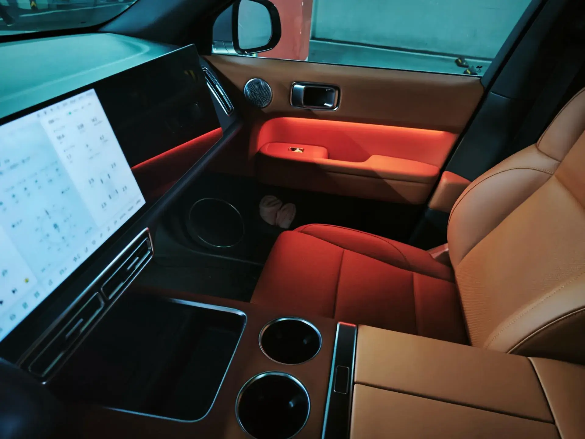 2024 LI L6 thumbnail 3