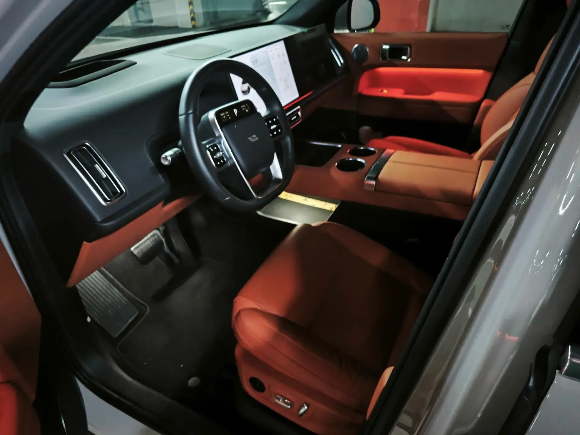 2024 LI L6 thumbnail 2