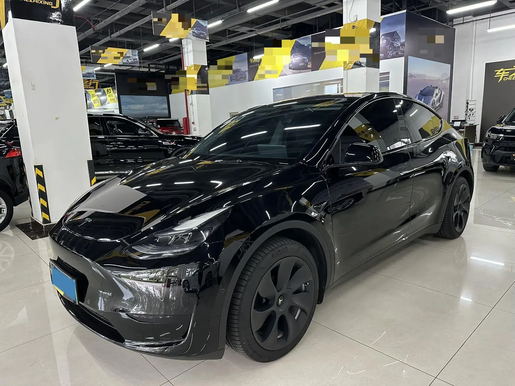 2022 TESLA MODEL view 1