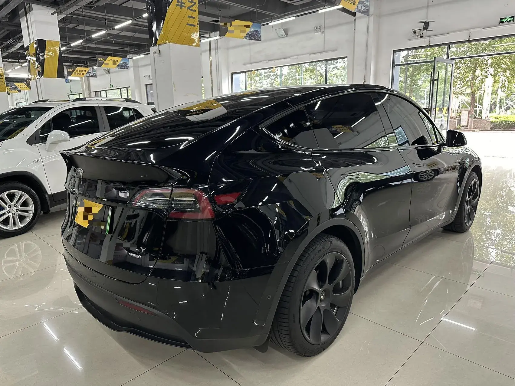 2022 TESLA MODEL thumbnail 4