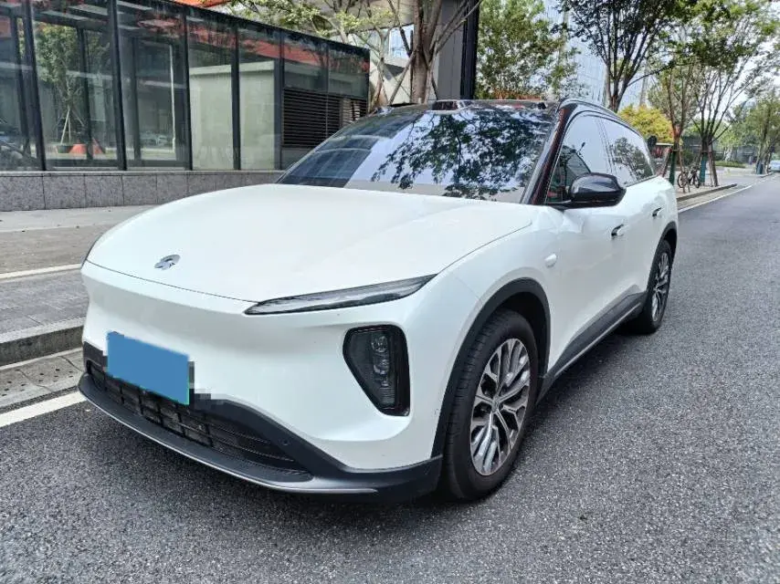 2023 NIO ES6 view 1