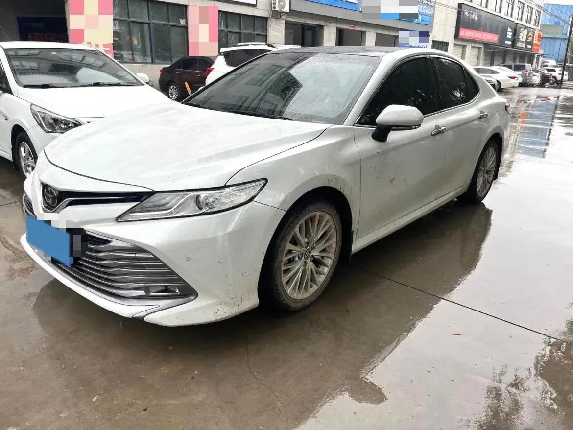 2019 Toyota Camry 2.5L 209HP L4 8AT