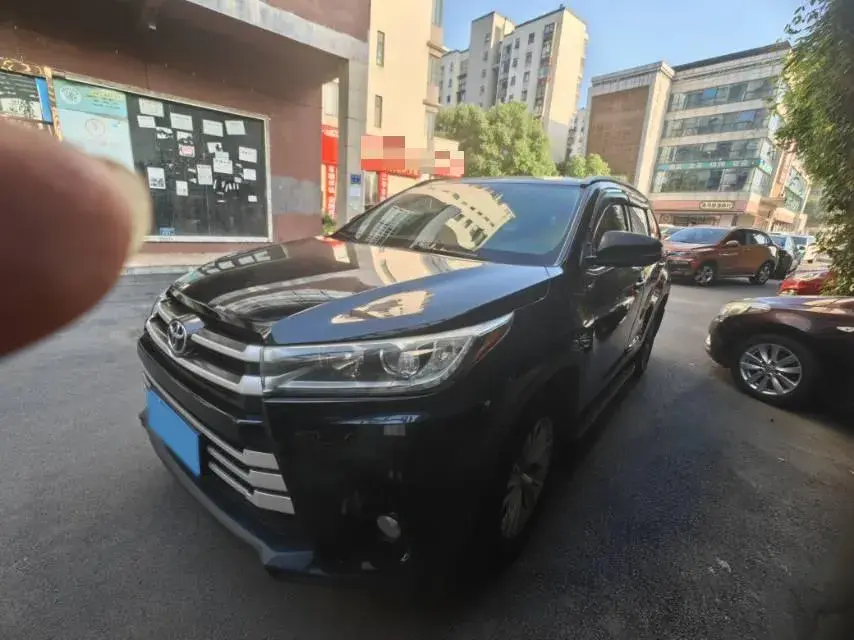 2018 TOYOTA HIGHLANDER view 1