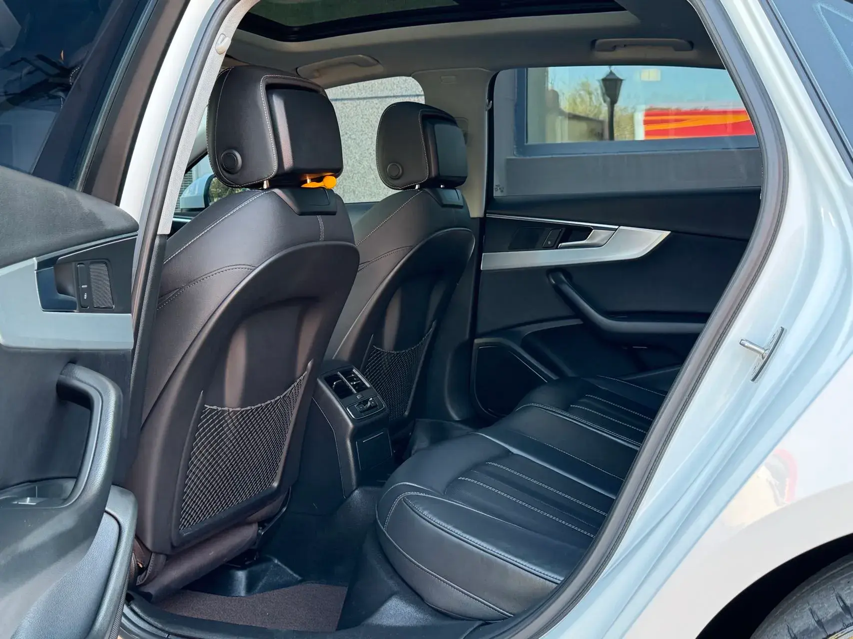 2020 AUDI A4L thumbnail 4