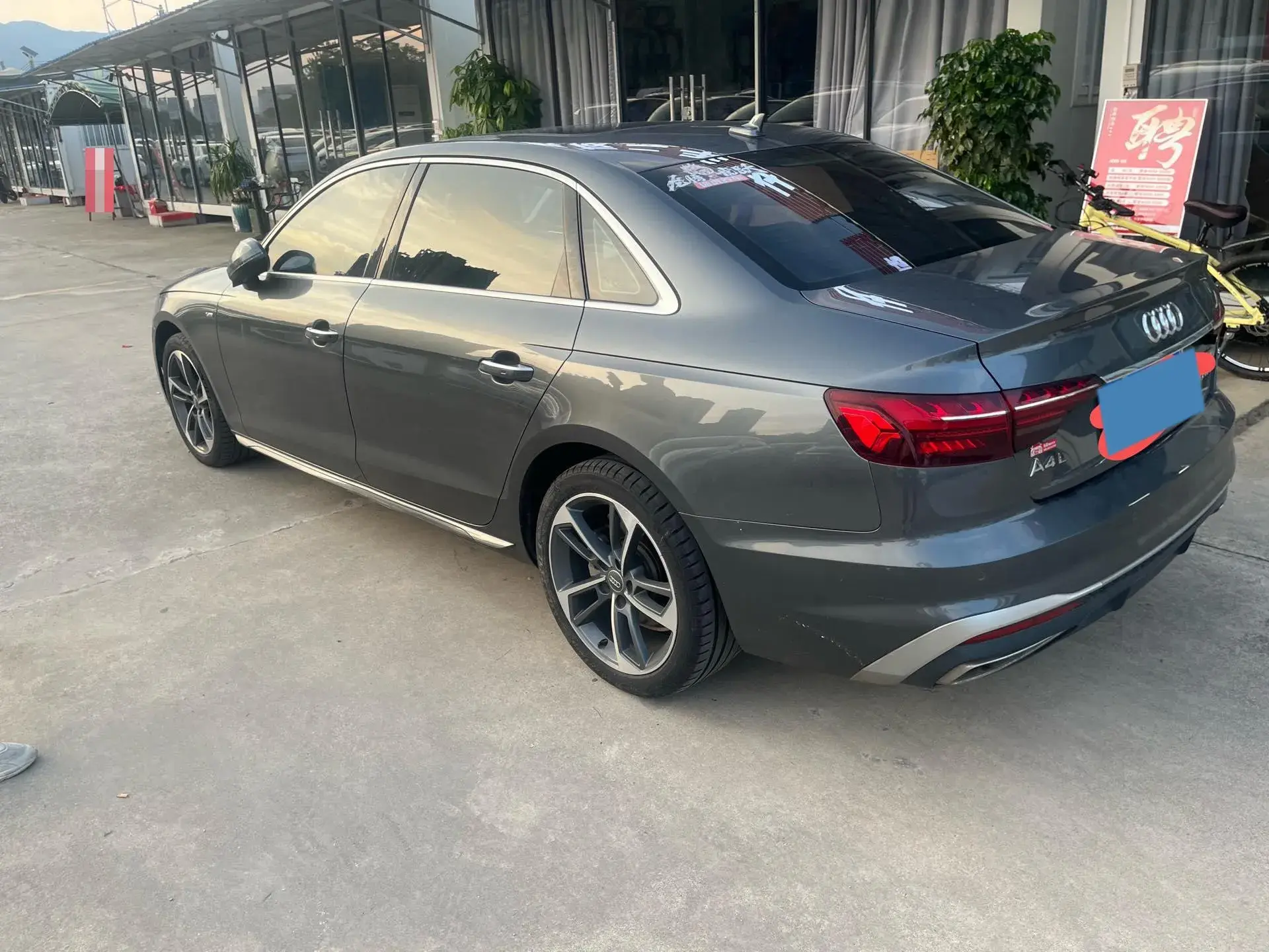 2020 AUDI A4L thumbnail 2