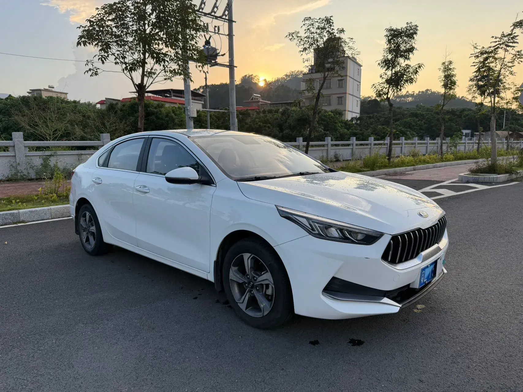 2019 KIA K3 thumbnail 3