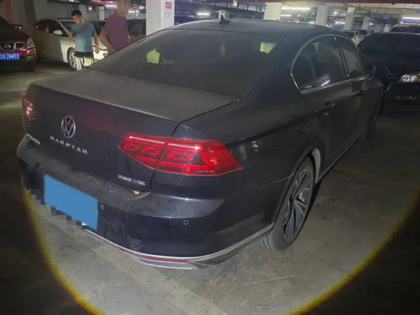 2021 VOLKSWAGEN MAGOTAN thumbnail 4