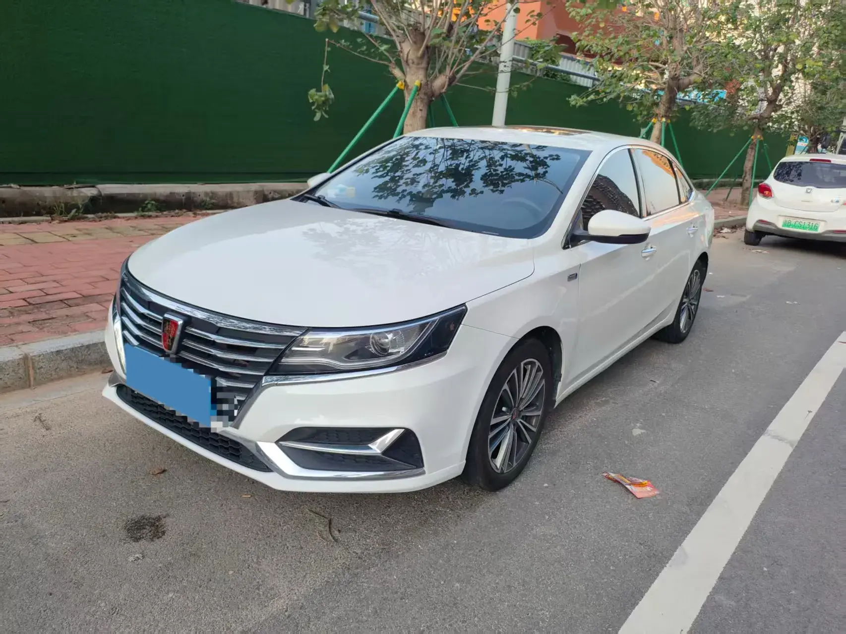 2020 ROEWE I6 view 1