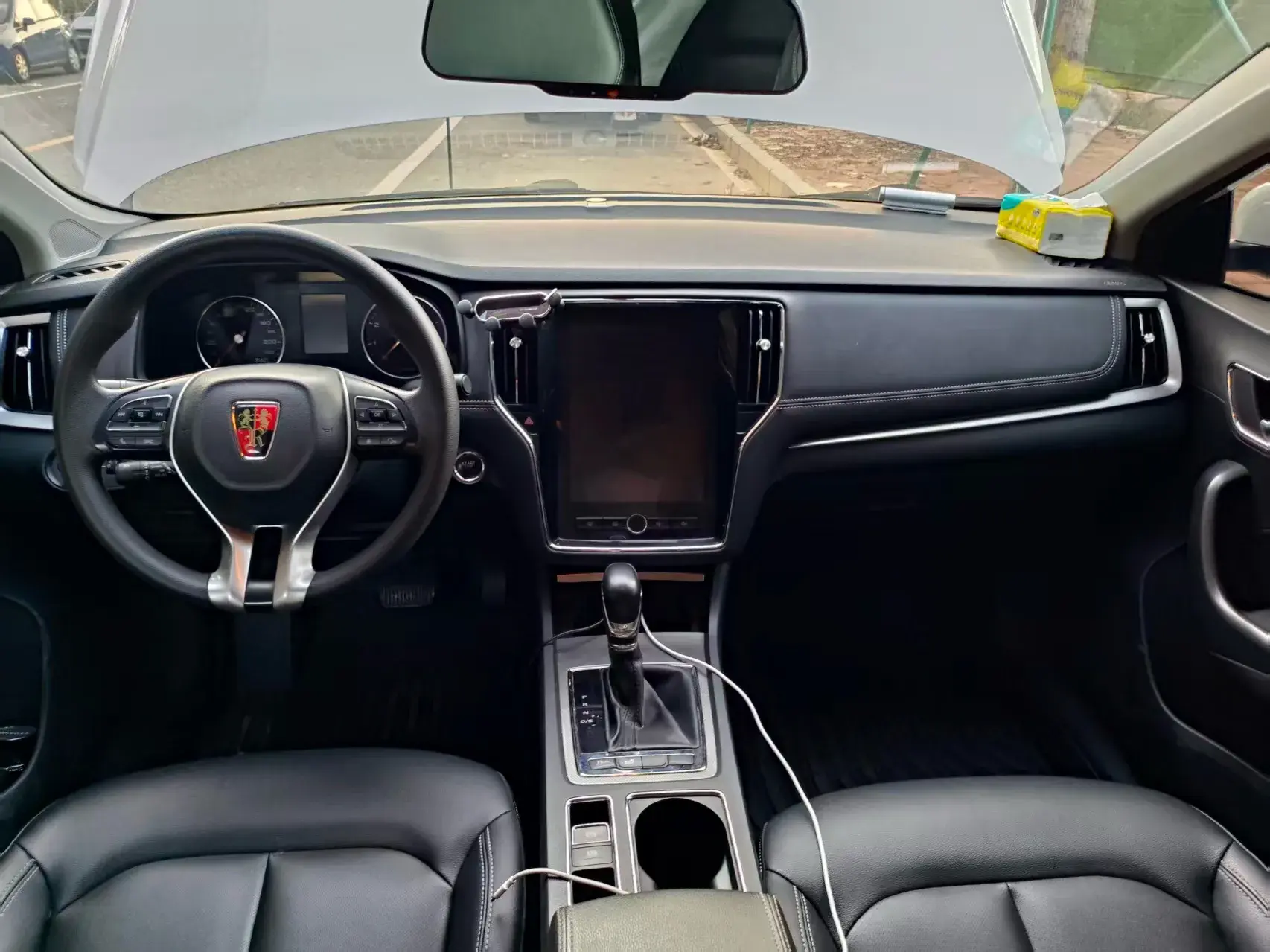 2020 ROEWE I6 thumbnail 4