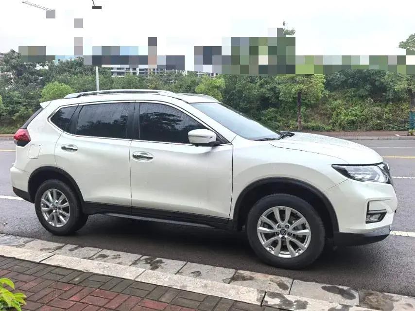 2021 NISSAN X-TRAIL thumbnail 4