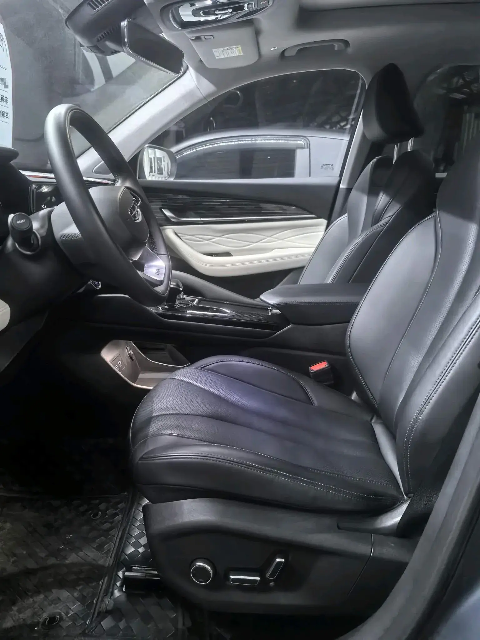 2024 GEELY MONJARO thumbnail 4