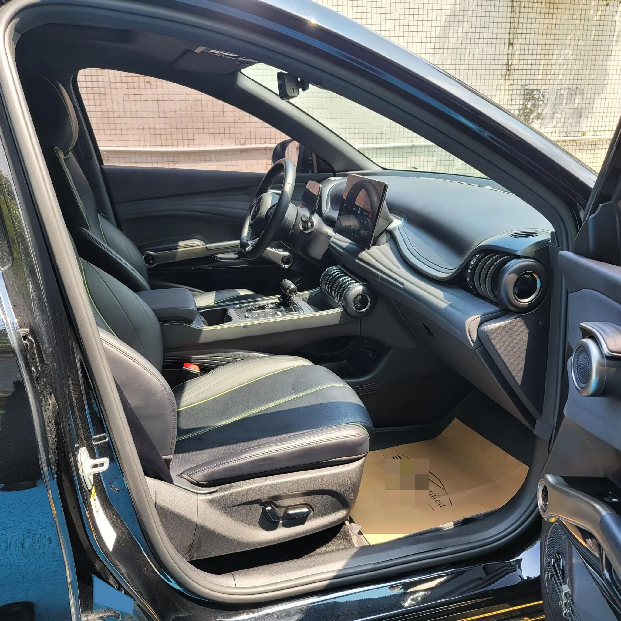 2024 BYD YUAN thumbnail 3