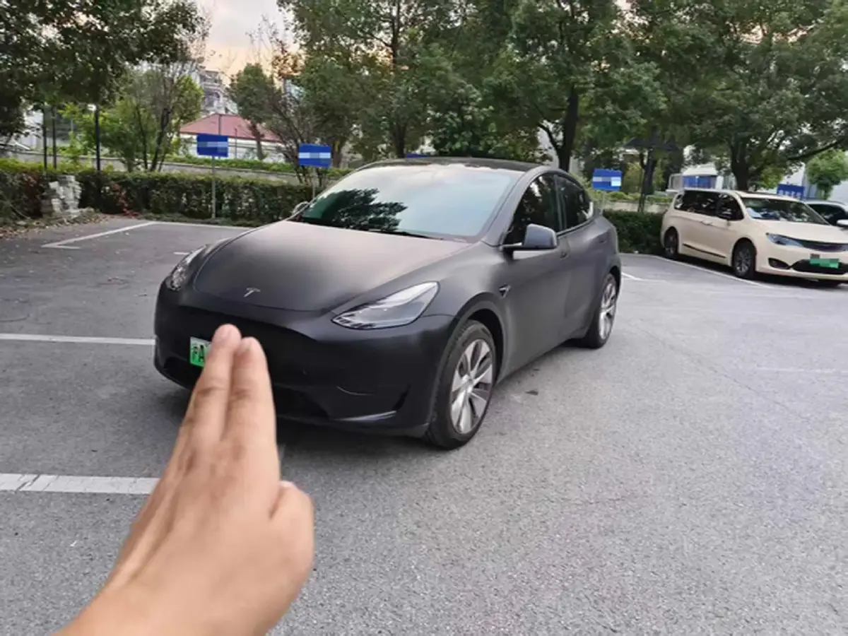 2022 Tesla Model Y BEV 60KWH