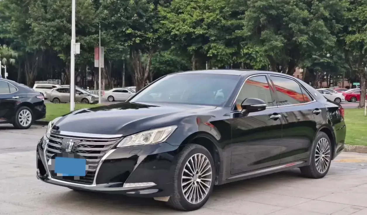 2018 TOYOTA CROWN view 1