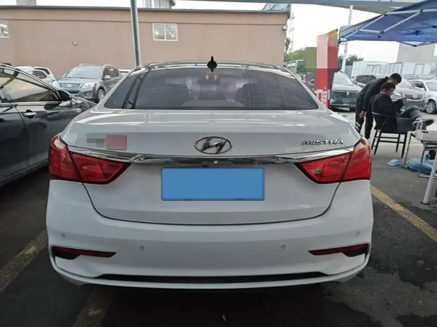 2017 HYUNDAI MISTRA thumbnail 4