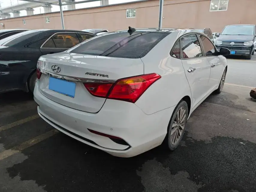 2017 HYUNDAI MISTRA thumbnail 3