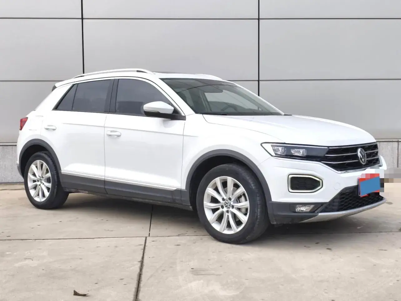 2022 VOLKSWAGEN T-ROC thumbnail 3