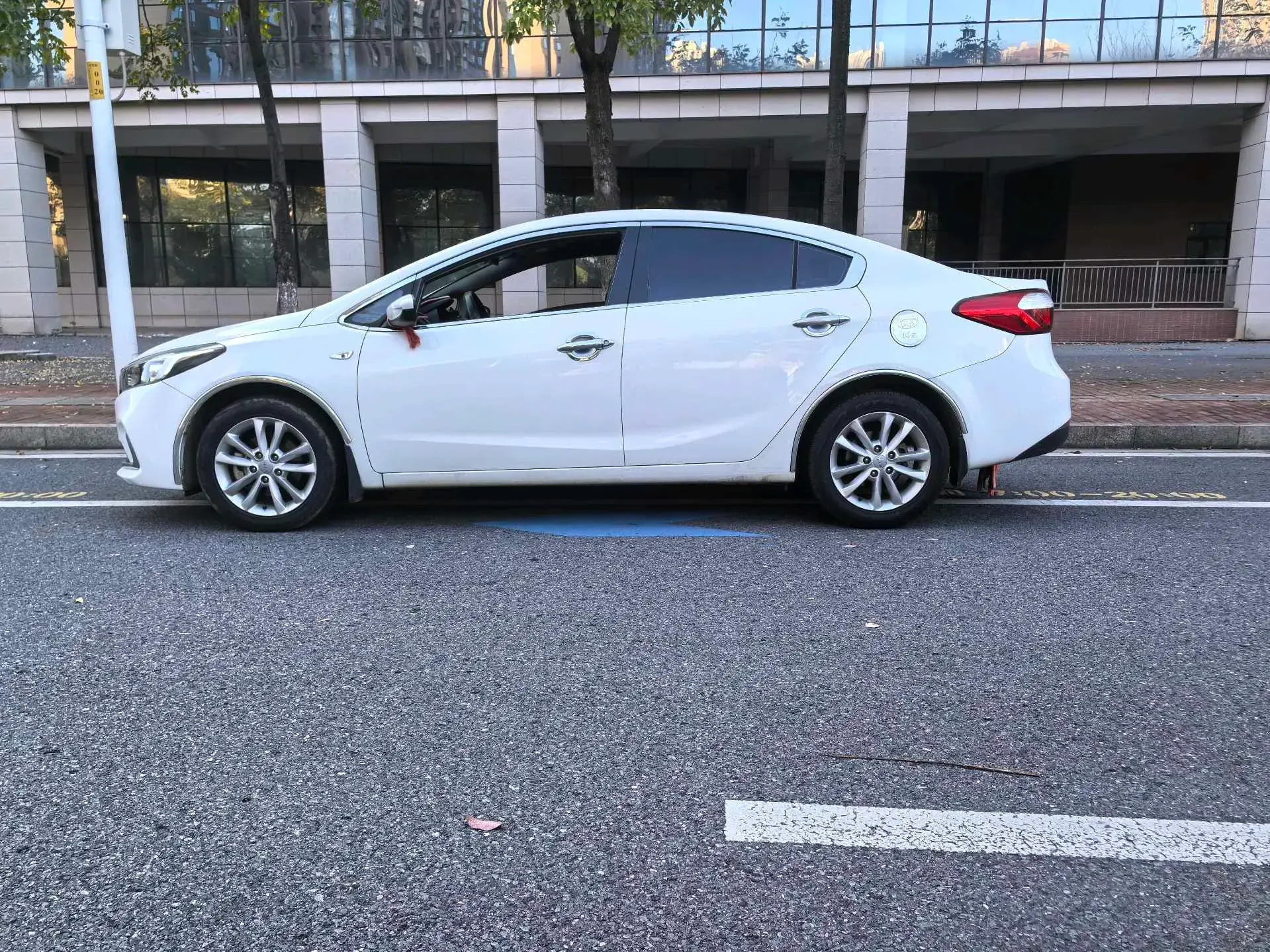 2017 KIA K3 thumbnail 4