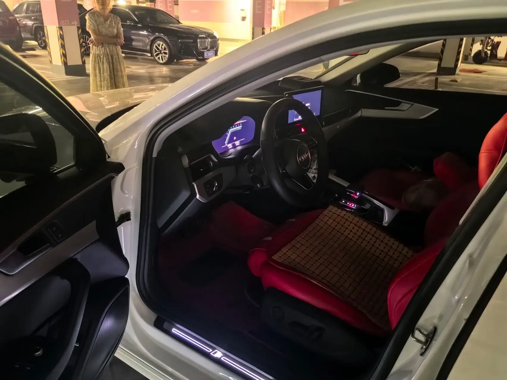 2022 AUDI A4L thumbnail 2