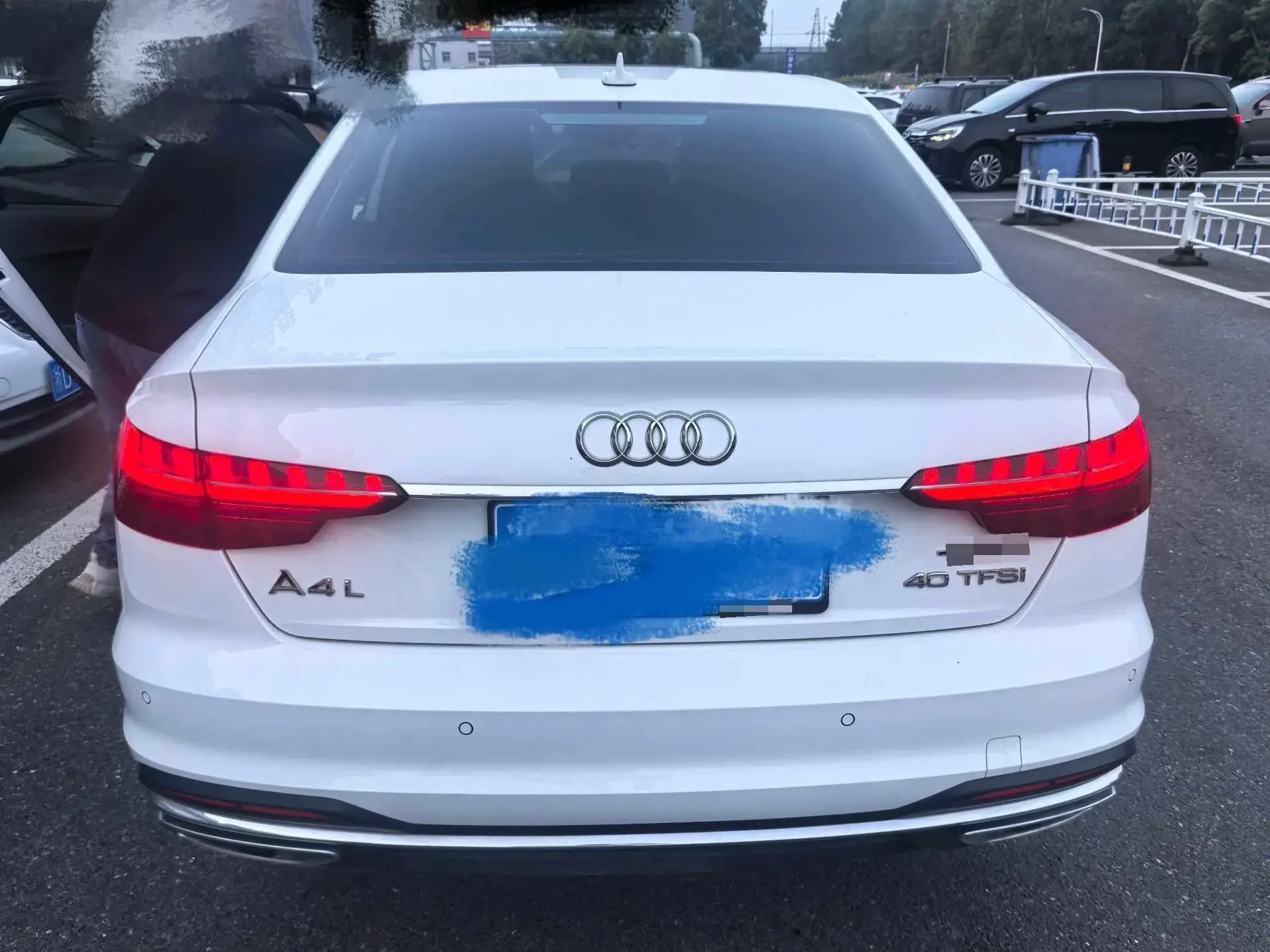 2020 AUDI A4L thumbnail 4