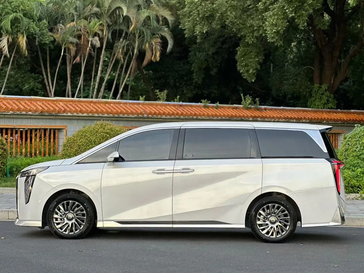 2023 GAC TRUMPCHI thumbnail 3