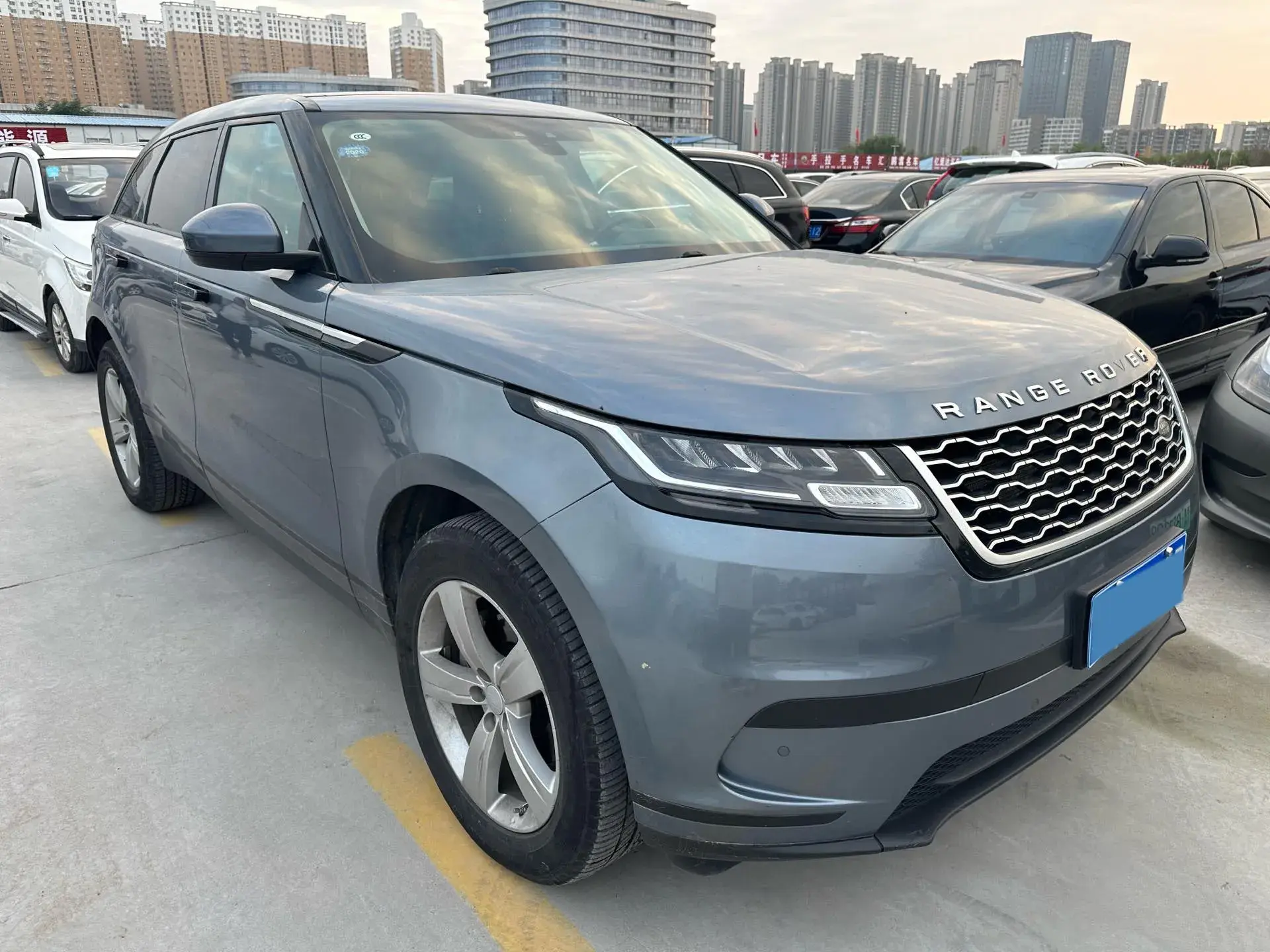 2018 LAND ROVER thumbnail 2