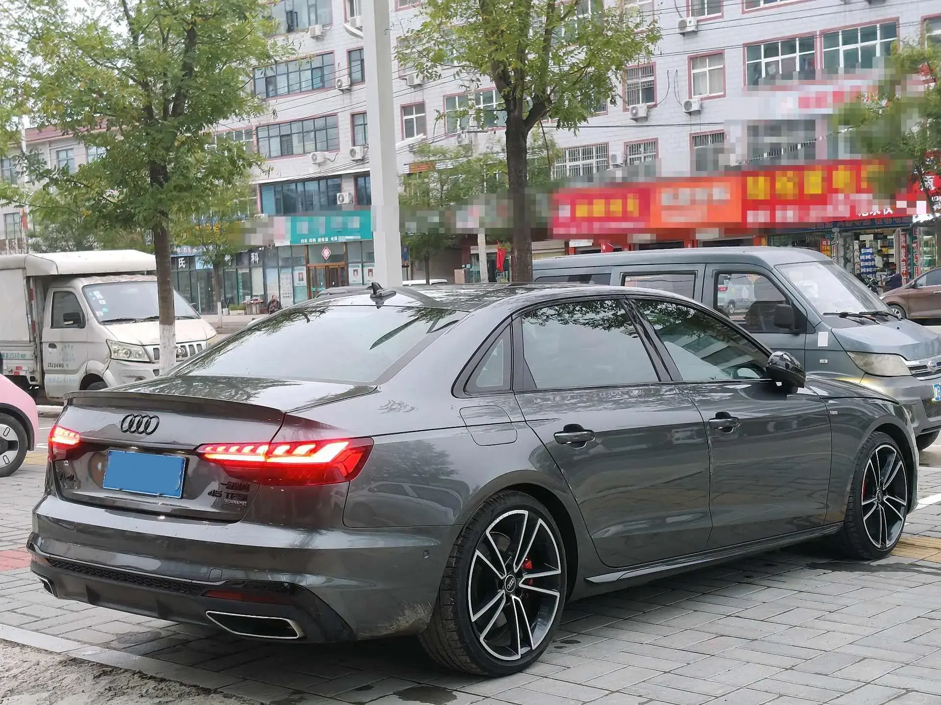 2023 AUDI A4L thumbnail 4