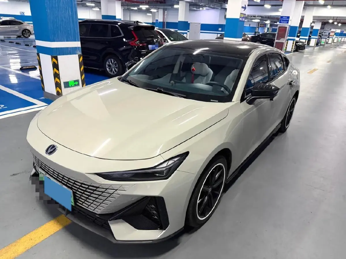 2023 ChangAn UNI-V iDD 1.5T 170HP L4 6TCT PHEV 18.4KWH