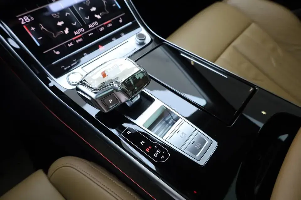 2019 AUDI A8 thumbnail 3