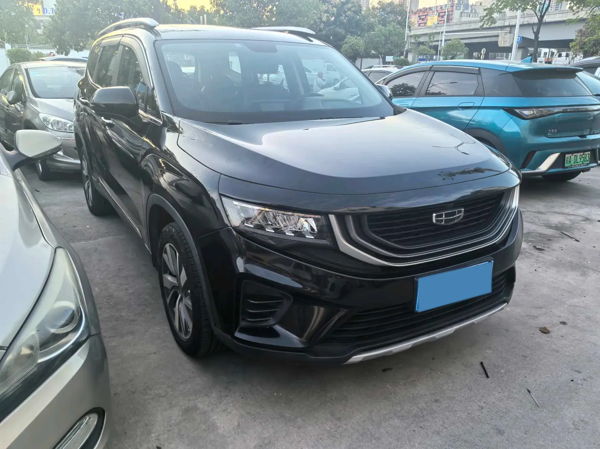 2020 GEELY OKAVANGO thumbnail 2