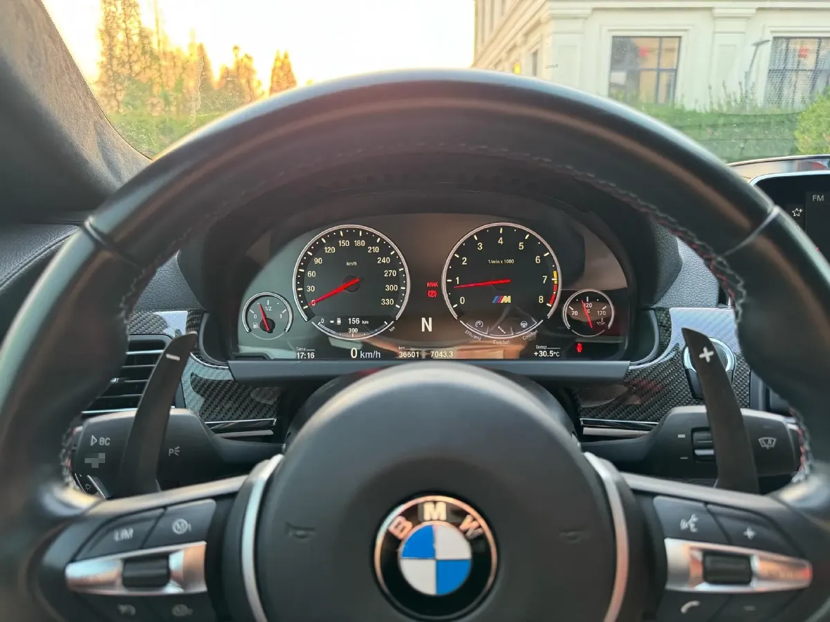 2015 BMW M6 4.4T 560HP V8 7DCT,autocango,china used car exporter,china ev exporter,chinese used car exporter,chinese used ev exporter