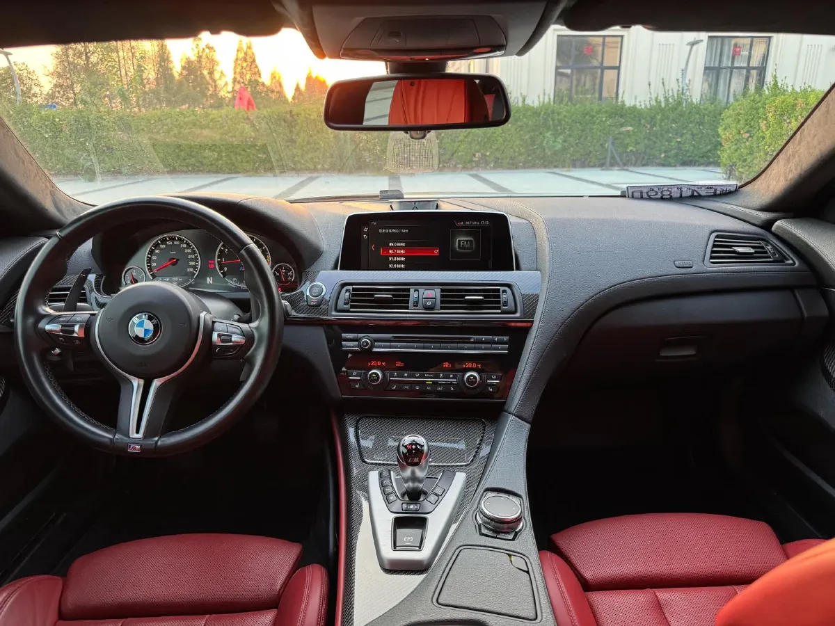 2015 BMW M6 4.4T 560HP V8 7DCT,autocango,china used car exporter,china ev exporter,chinese used car exporter,chinese used ev exporter