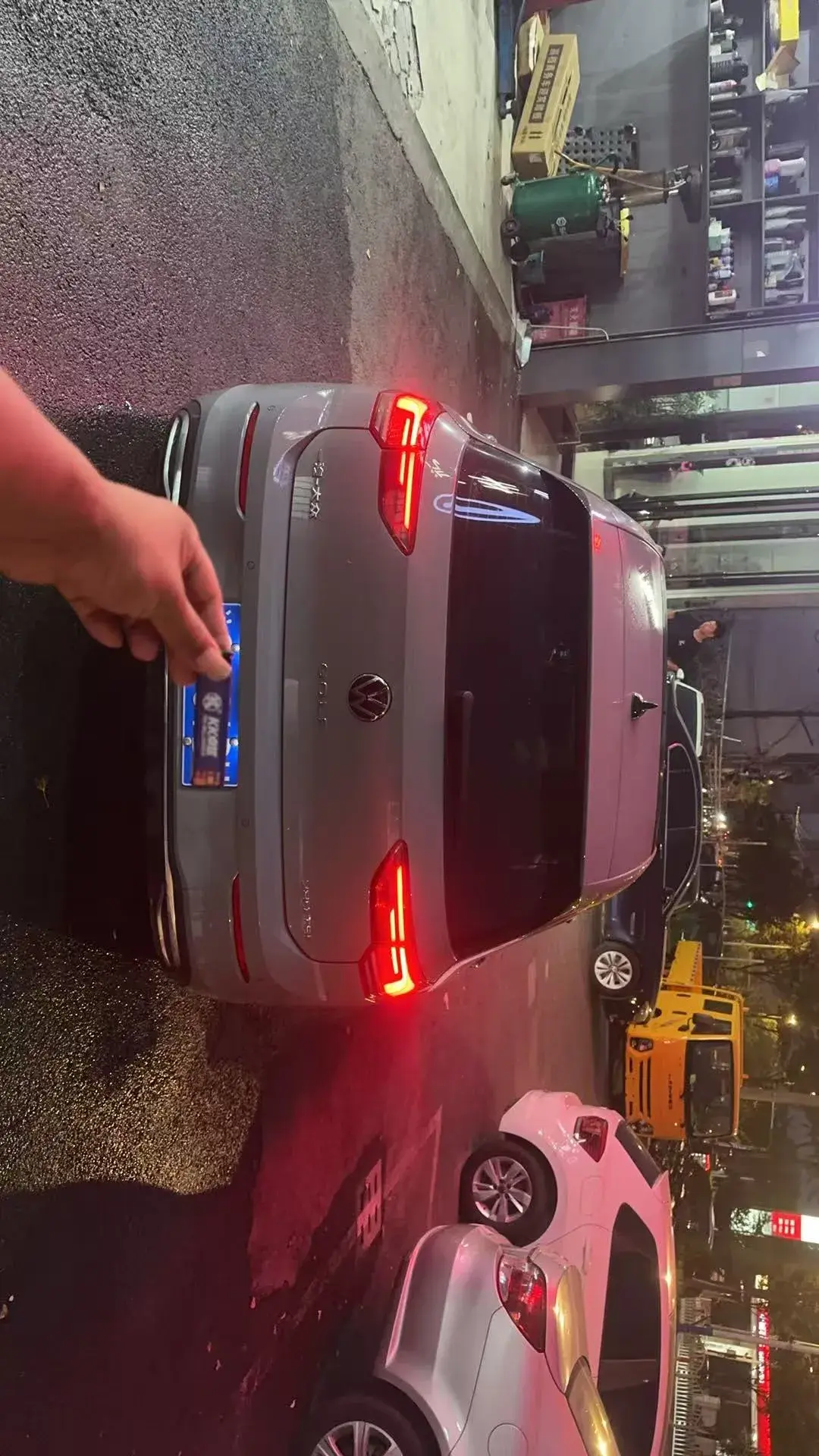 2021 VOLKSWAGEN GOLF thumbnail 4