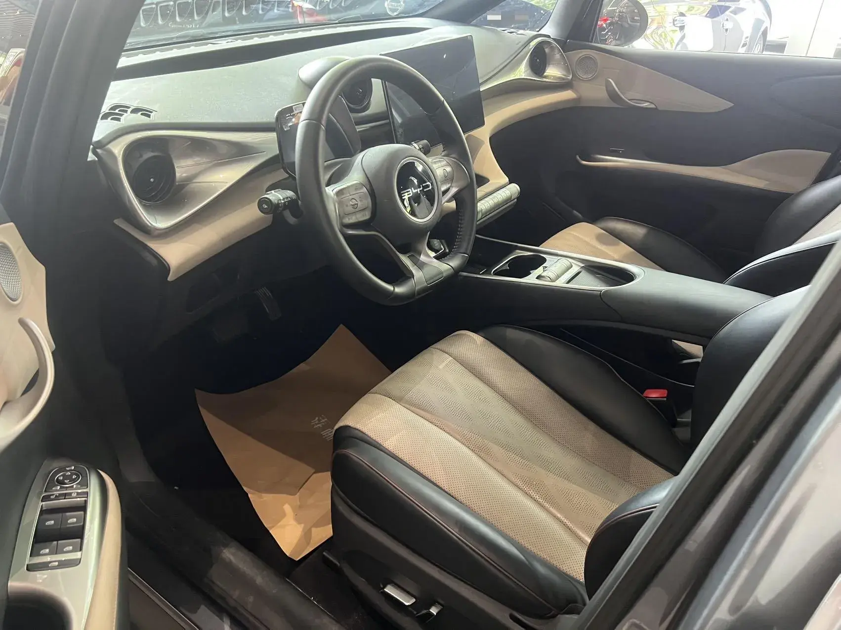 2023 BYD DOLPHIN thumbnail 3