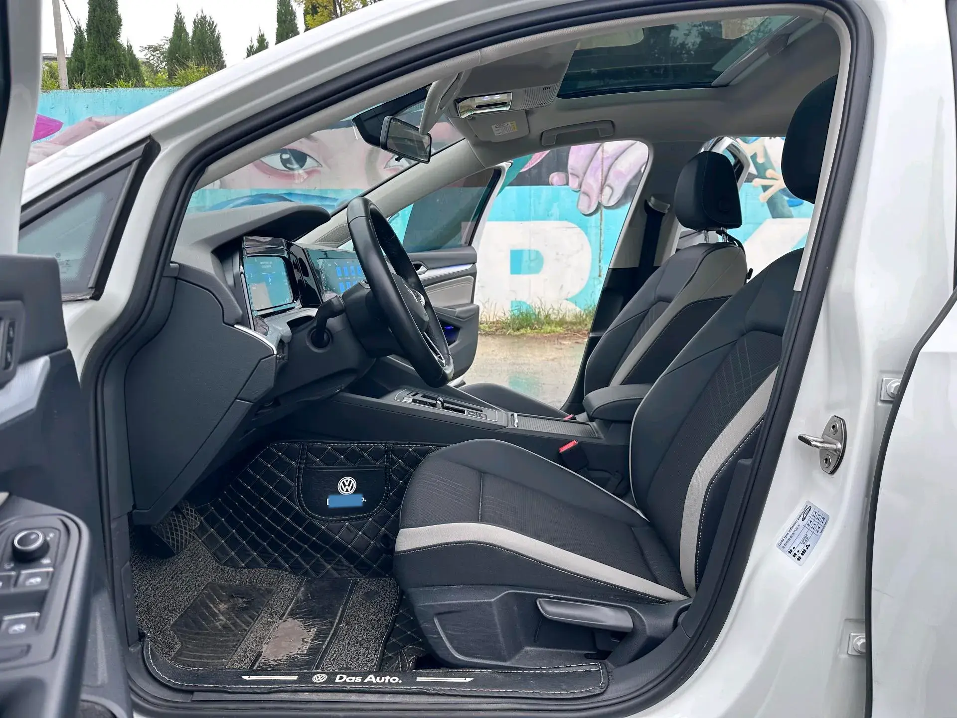 2021 VOLKSWAGEN GOLF thumbnail 4