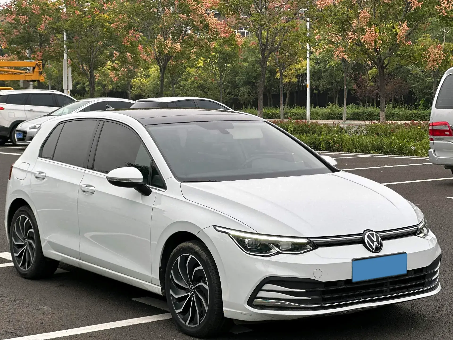 2021 VOLKSWAGEN GOLF thumbnail 2