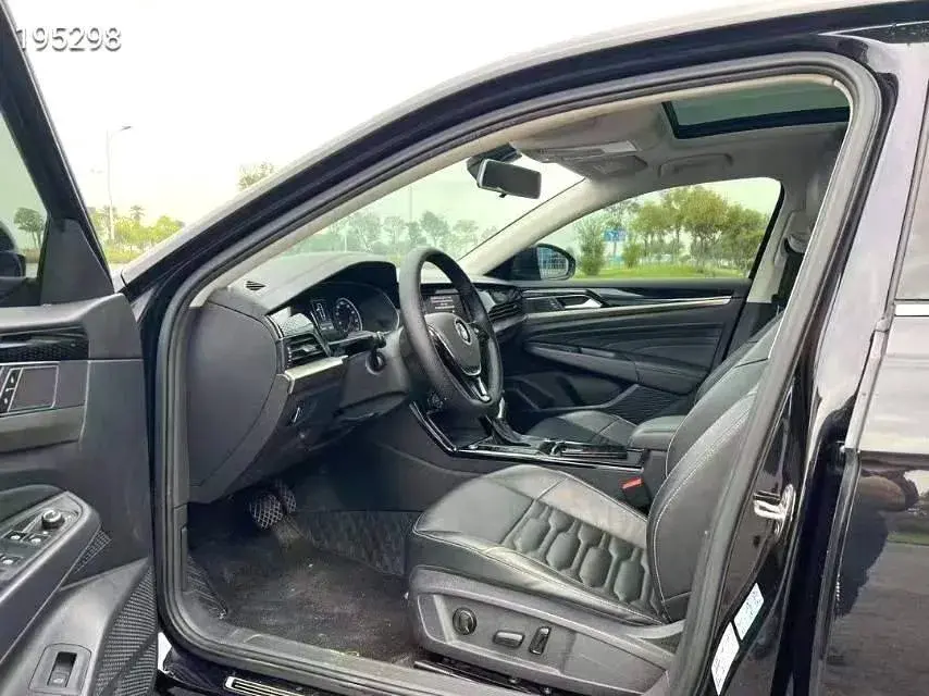 2020 VOLKSWAGEN PASSAT thumbnail 2