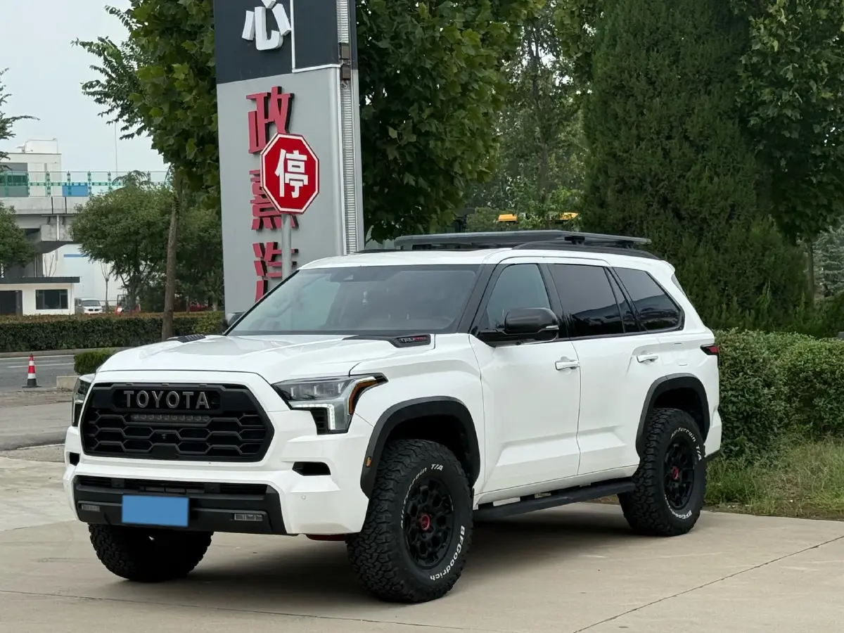 2023 HongQi H5 1.8T 197HP L4 8AT