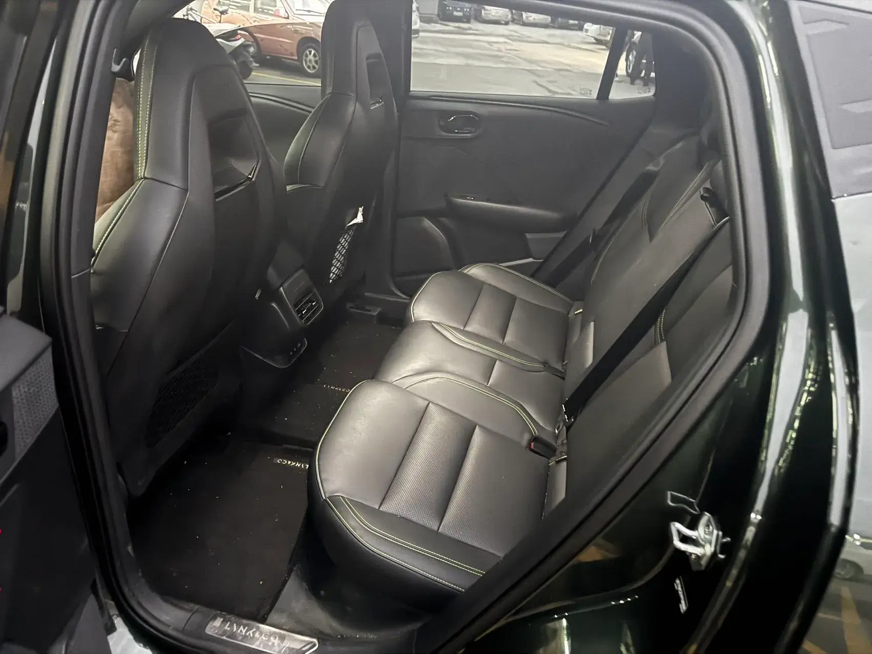 2023 LYNK&CO 06 thumbnail 4