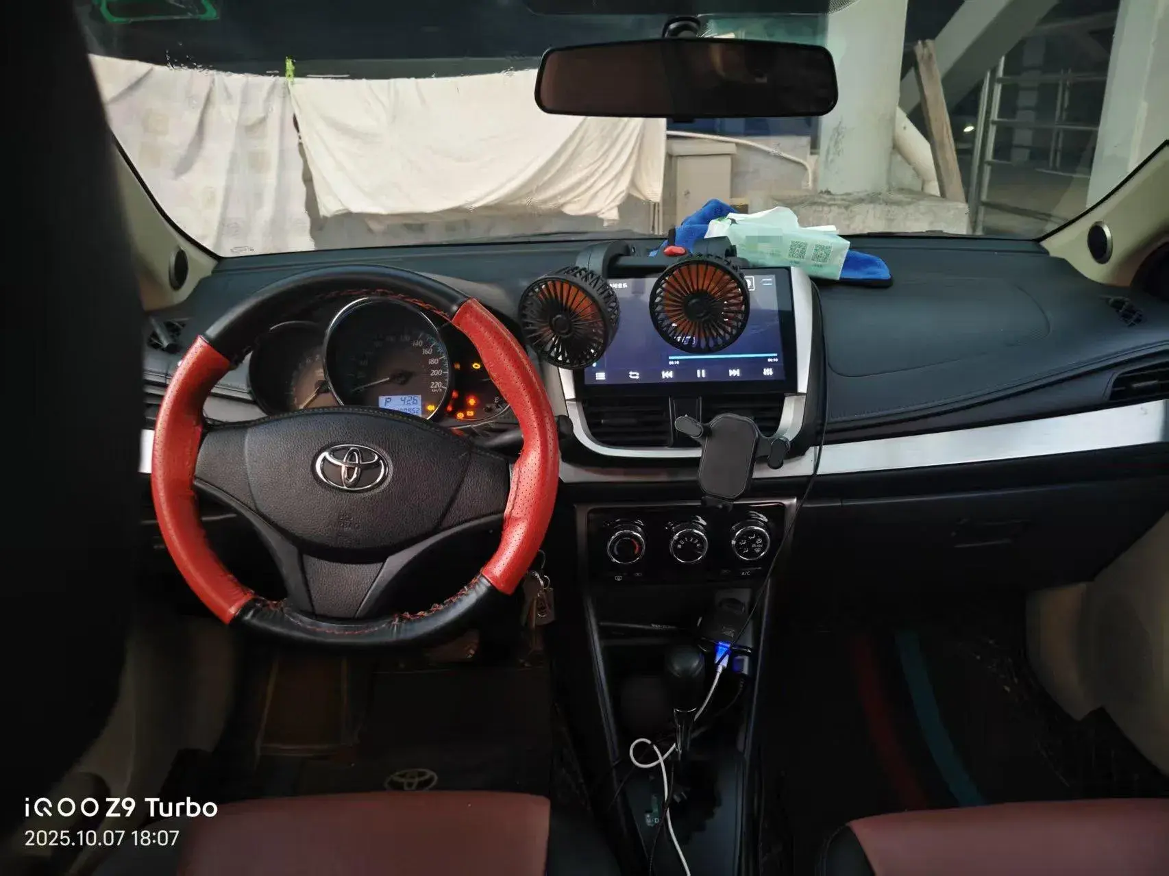 2017 TOYOTA YARIS thumbnail 2