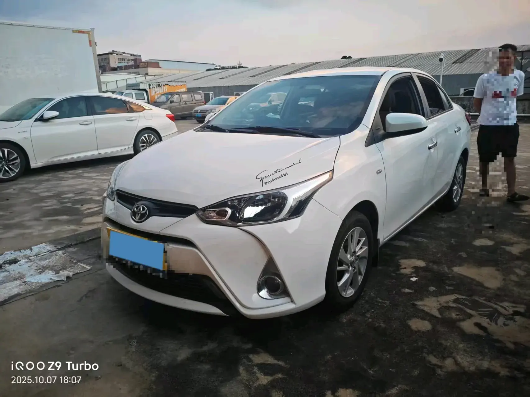 2017 TOYOTA YARIS view 1