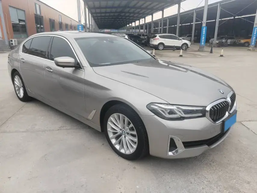 2021 BMW 5 thumbnail 2
