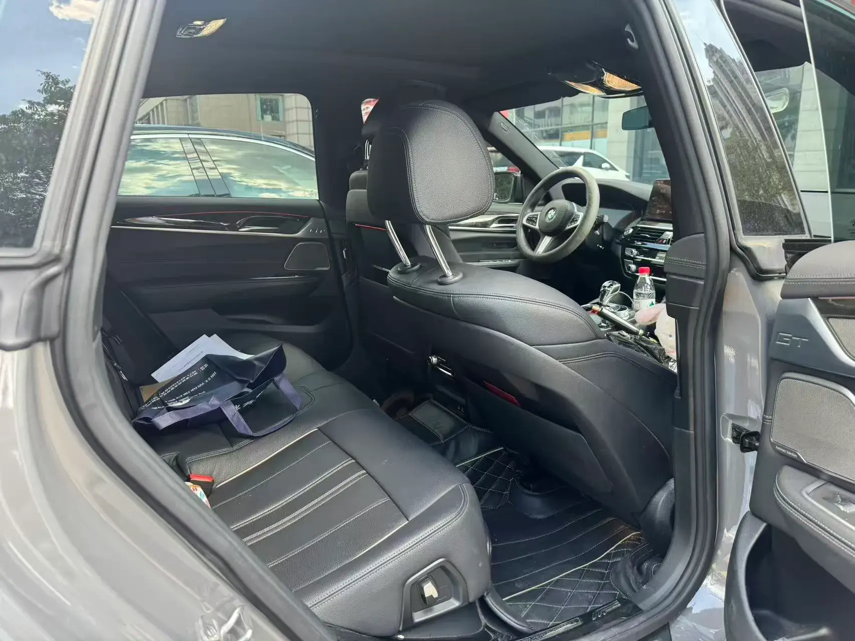 2021 BMW 6 thumbnail 4