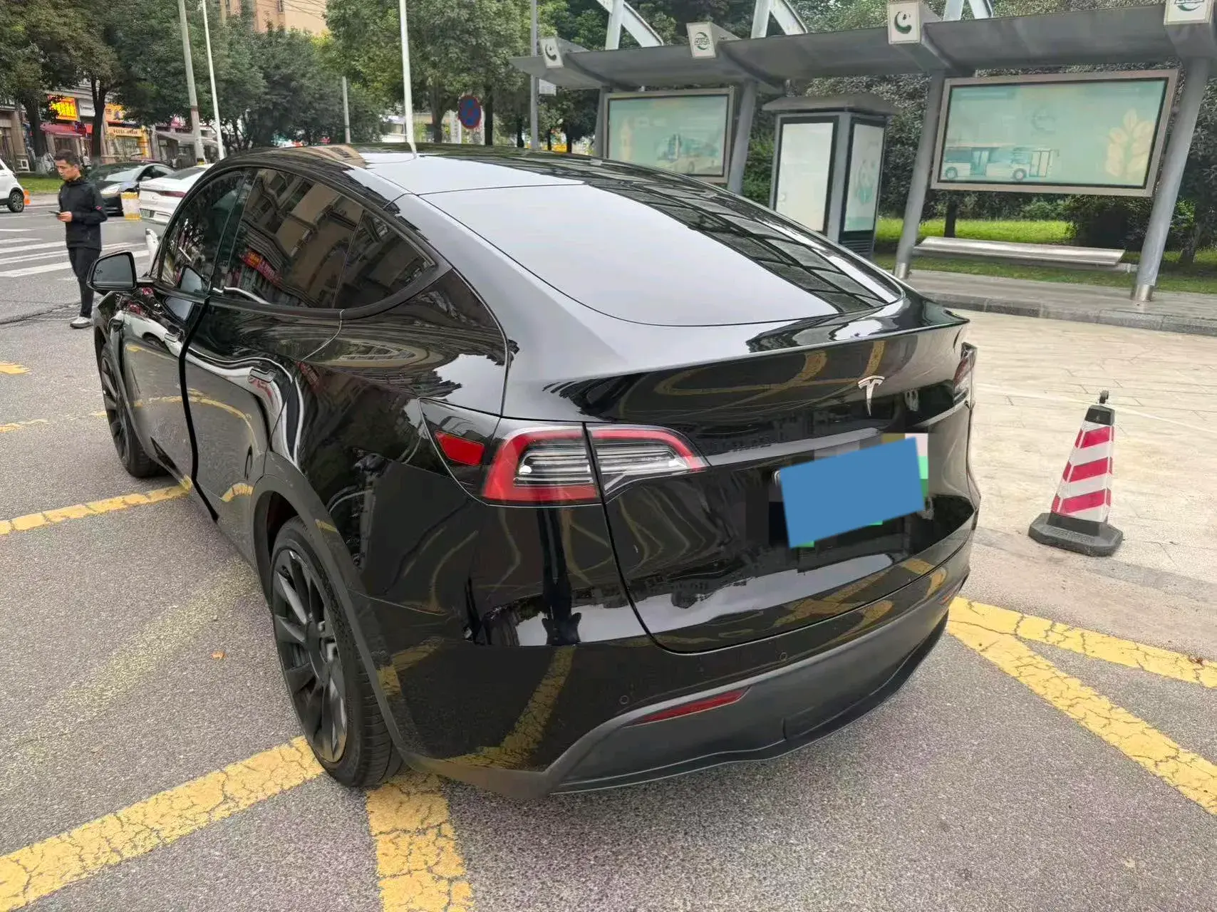 2022 TESLA MODEL thumbnail 2